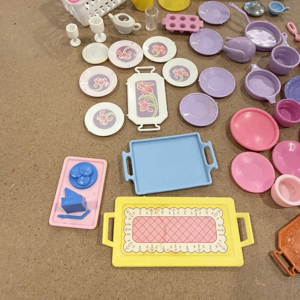 Vintage 80s/90s Barbie Kitchen Dishes Mega Lot Serving Trays Sweet Roses 40+ Pcs - Picture 5 of 5